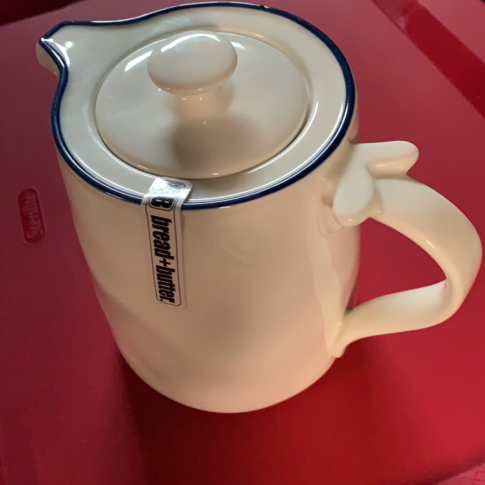 Bread + butter fish shaped teapot NWT - Picture 2 of 3